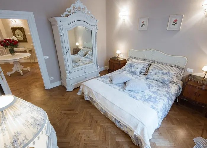 Leopoldo Luxurious Apartment Near The Center