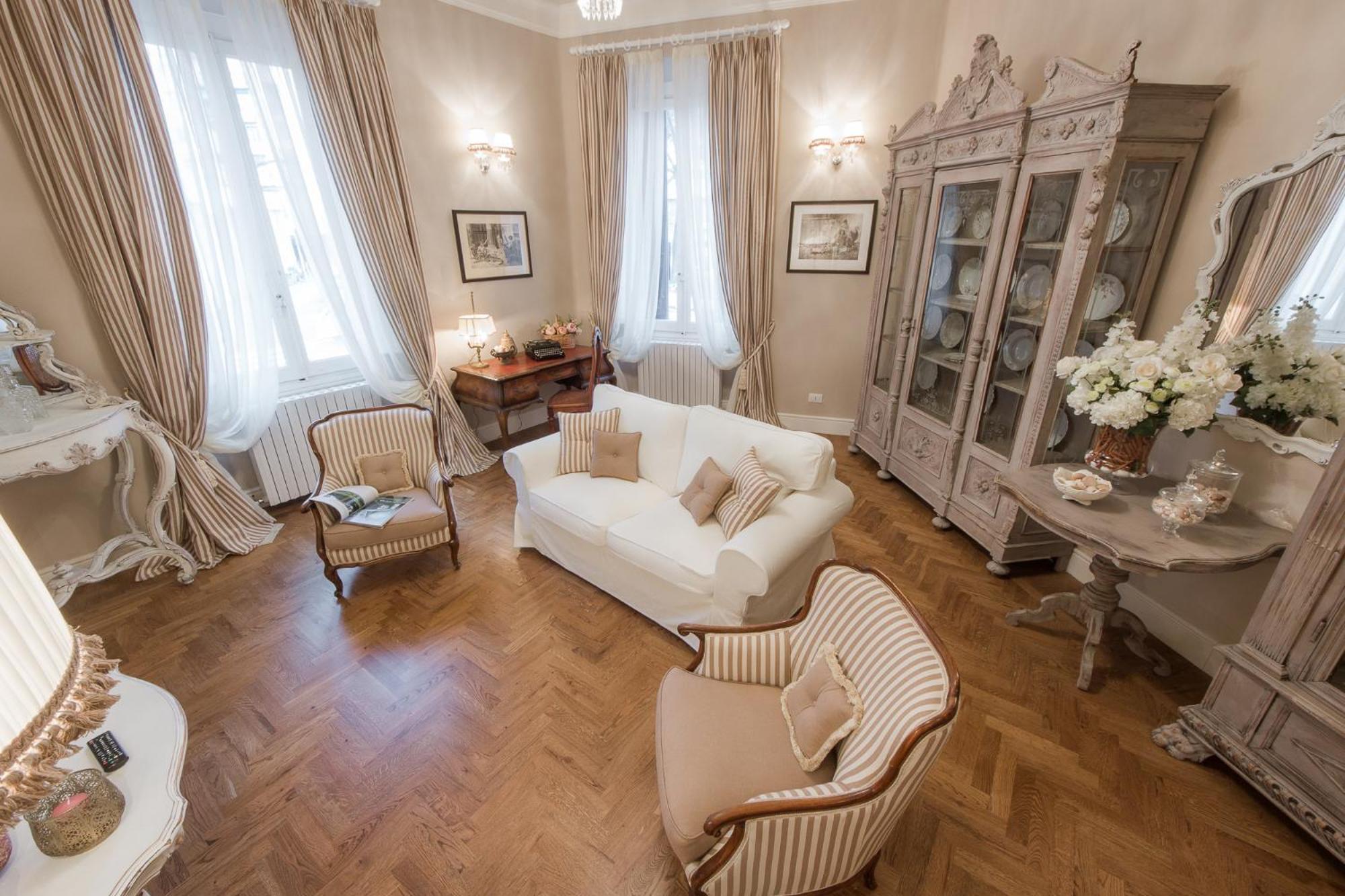 Leopoldo Luxurious Near The Center Florence