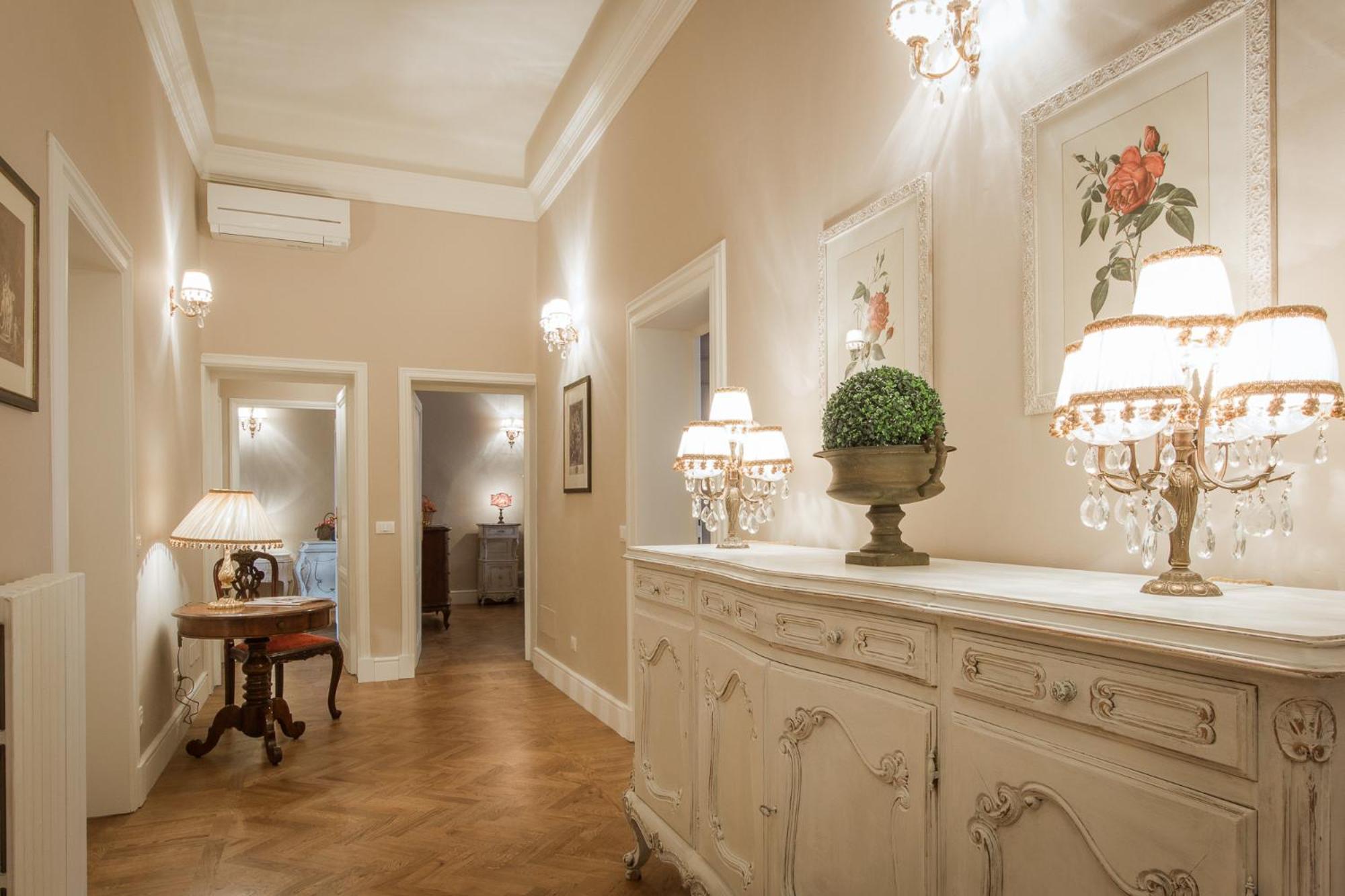 Appartement Leopoldo Luxurious Near The Center
